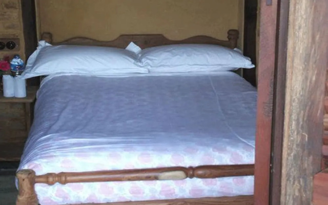 Gaun Ghar