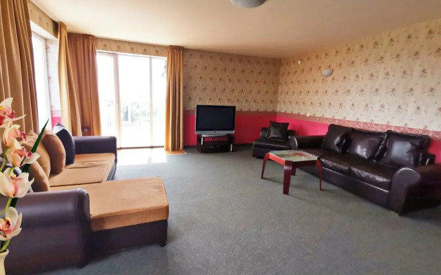 Twins Palace Apart Hotel