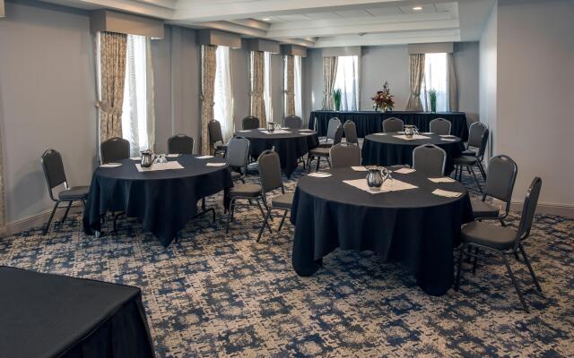Holiday Inn Conference Center Edmonton South by IHG