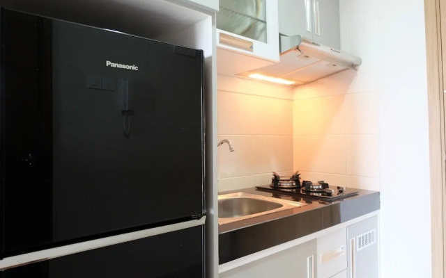 Comfy Studio Room @ Oasis Apartment By Travelio