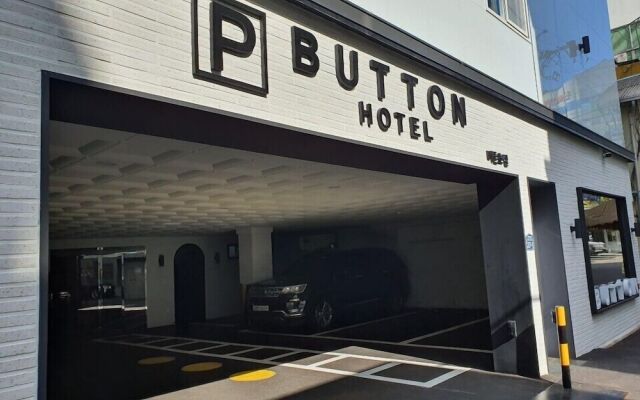 Hotel Button