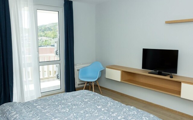 FM Luxury 1-BDR Apartment - White Lagoon in Apartcomplex Magnolia