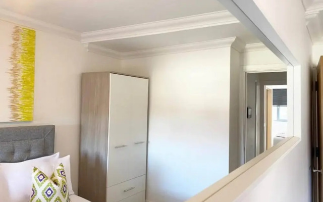 Modern Stylish 2 bedroom 2 Bath Apts.