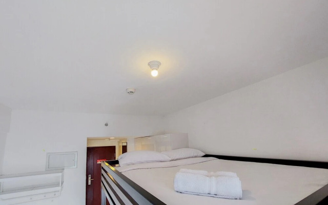 Warm And Cozy Studio Sky House Bsd Apartment