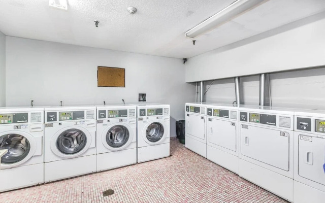 Budget Friendly Stay in Downtown