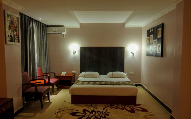 Russel Hotel