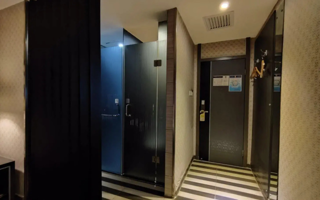 Super 8 Hotel Urumqi Li Yu Shan Lu