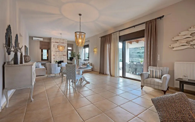 Nostos Villa - 50 m2 pool 2 km from the Beach