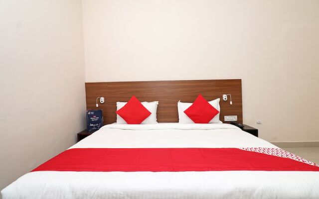 Oyo 19979 Hotel Rajshri