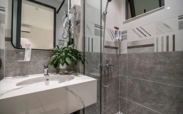 Bin Bin Hotel 12 - Near SaLa Residence