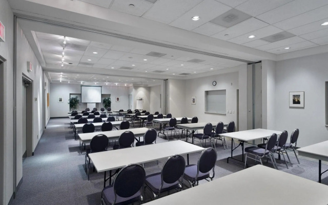 Seneca Residence & Conference Centre - Newnham