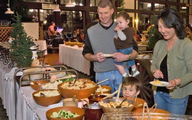 Cragun's Resort & Hotel