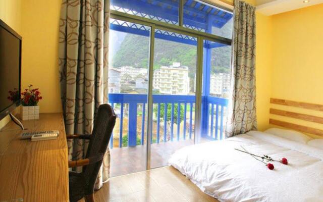 Yangshuo Moonriver Hotel
