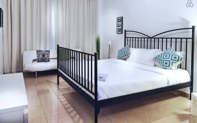One Perfect Stay - Marina Crown