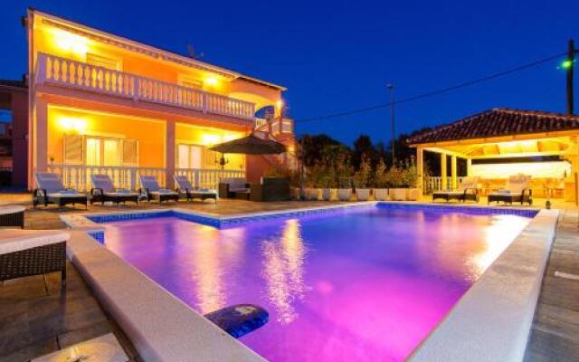 Six-Bedroom Holiday Home in Bibinje