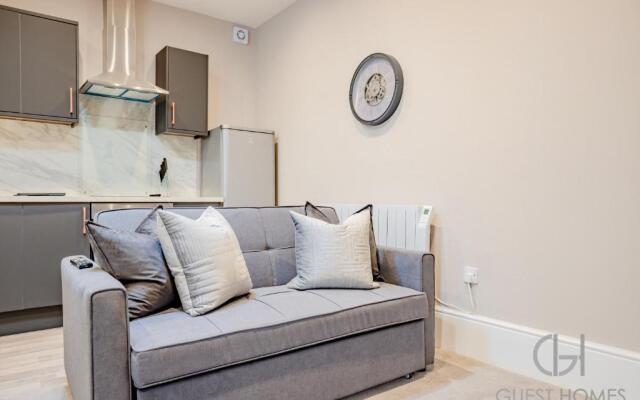 Worcester 1 Bed Apartment With Private Entrance