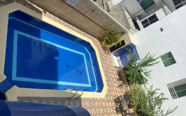 Hotel Olas Marinas Inn