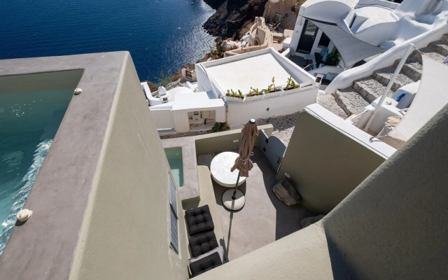 SantorOia Luxury Suites
