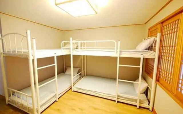 Seoul I Guesthouse Hongdae