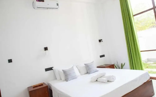 Randon Resort Mirissa