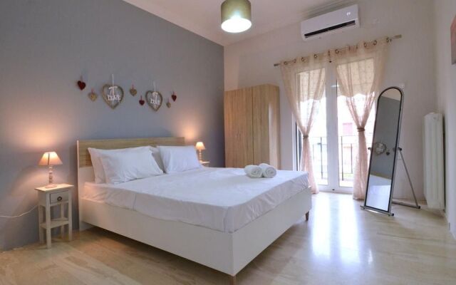 Plaka Apartment in Athens