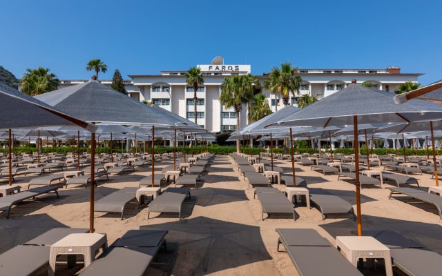 Faros Premium Beach Hotel