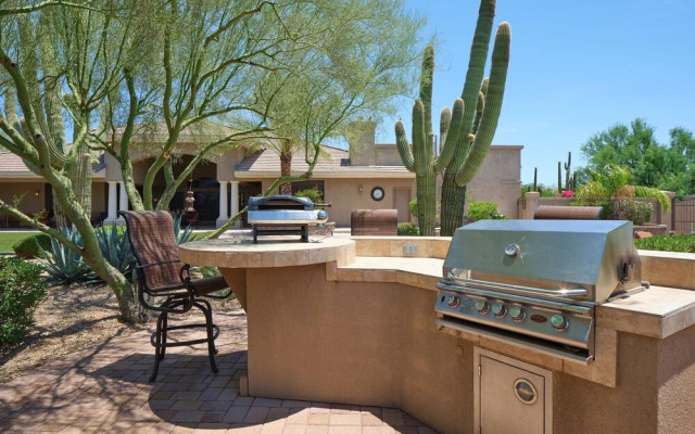 Valley View Villa - Private Pool - Hidden Bedroom