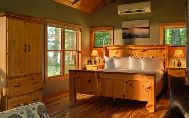 Wolf Cove Inn