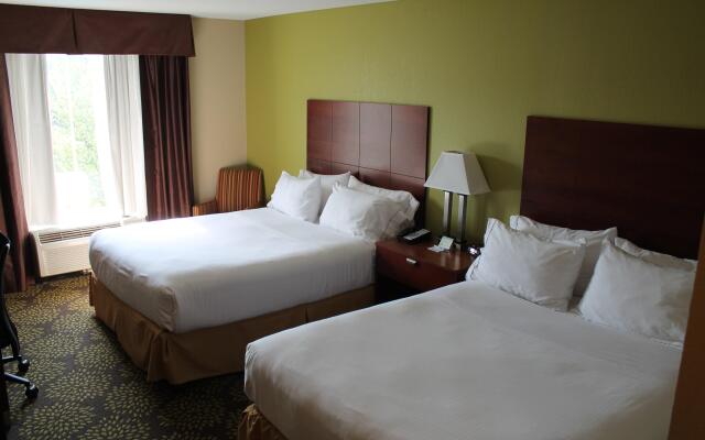 Holiday Inn Express & Suites Starkville by IHG