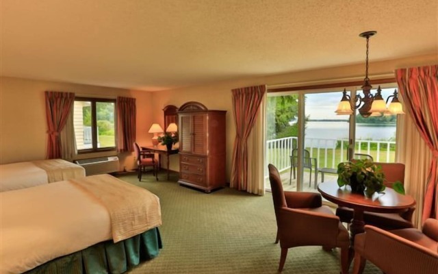 Maddens On Gull Lake