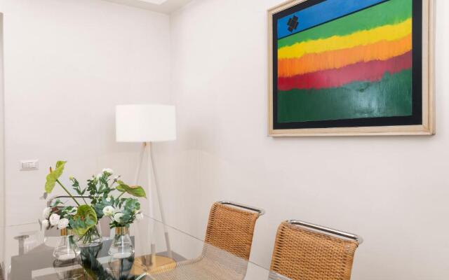New! Spanish Step Design Apartment