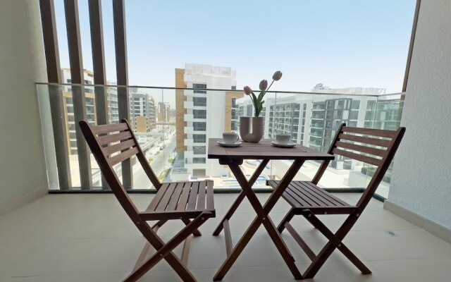 Luxury StayCation - Comfy Condo With Balcony In The Heart of Meydan