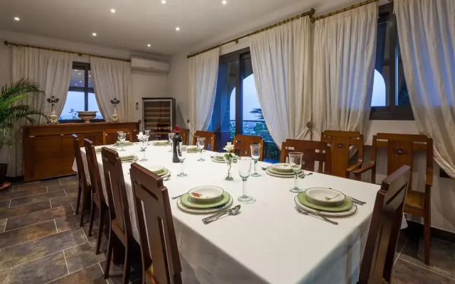 Villa With Direct sea Access