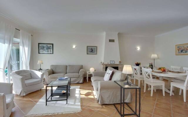 Villa in Carvoeiro With Swimming Pool