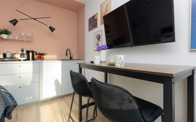 Studio Batorego Warsaw by Renters