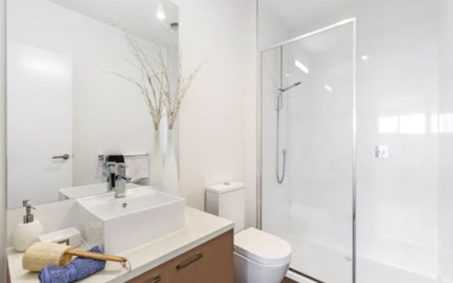 Modern Inner West Stay