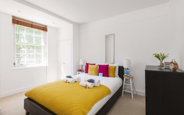 The Wonderful Chelsea Manor Street Apartment - CHK