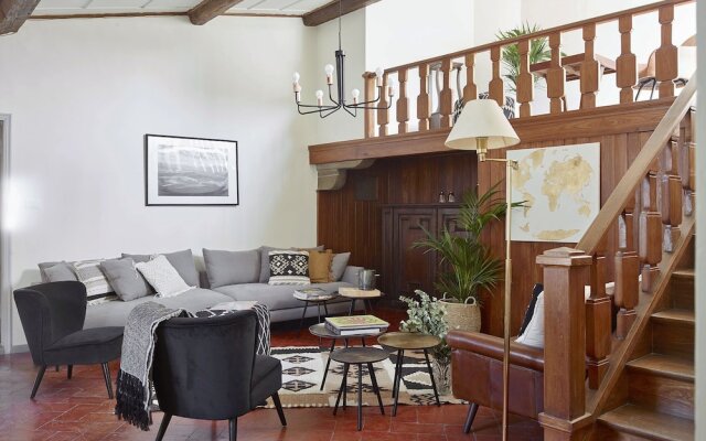 Amazing View to Pitti Palace 3BD Apt