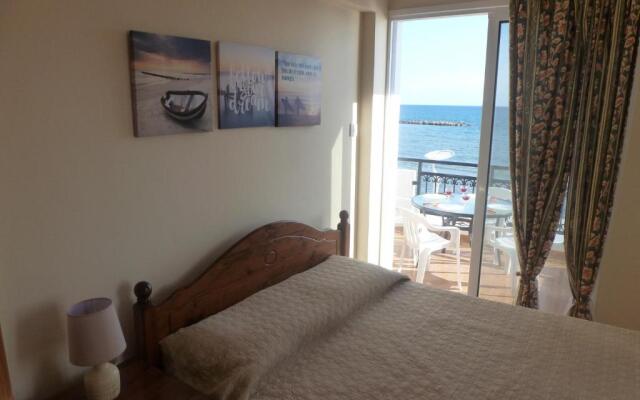 Philippou Beach Villas & Apts