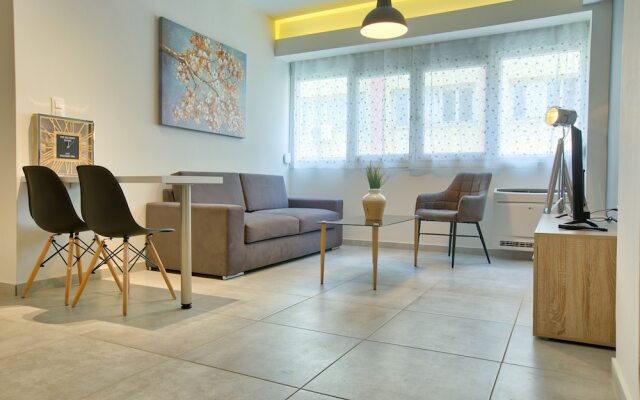 Civilian Apartments, Nilie Hospitality MGMT