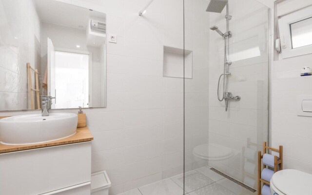 Beautiful Home in Lukovo Sugarje With Wifi and 2 Bedrooms