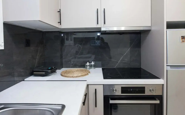 Cozy 1 Bd Getaway Apt in Lively Kipseli