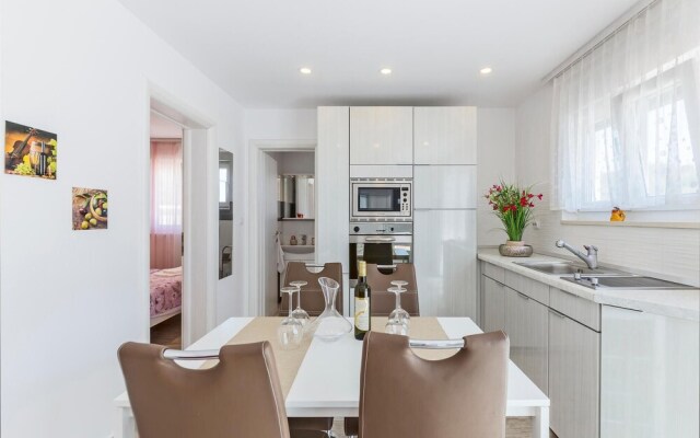 Awesome Home in Peroj With Wifi and 2 Bedrooms