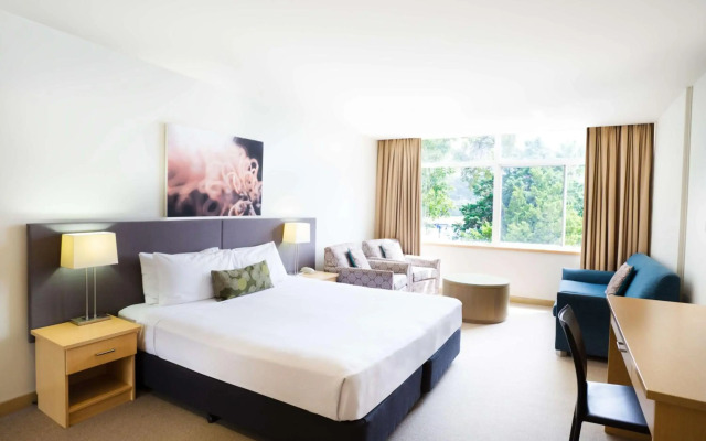 Mirage Hotel Newport