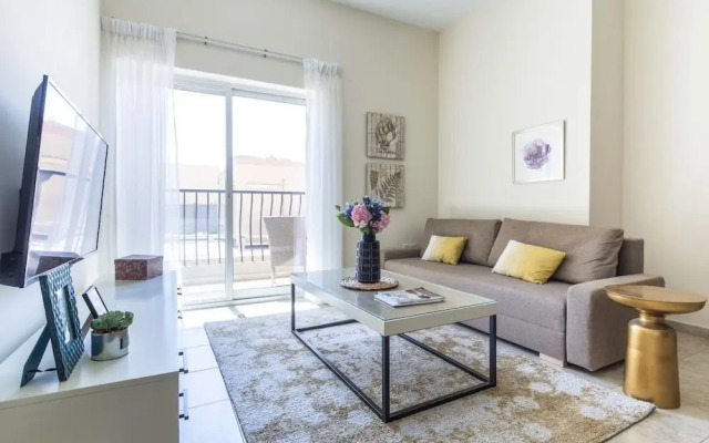 Signature Living in Modern 1BR Apartment at Jvt!