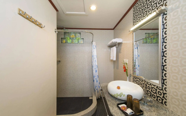 Thurizza Hotel