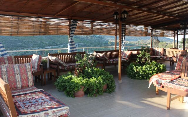 Zeybek 2 Pension & Apart