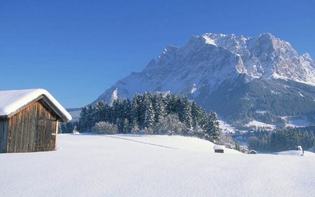 Cozy Apartment in Lermoos with Ski-Lift Nearby