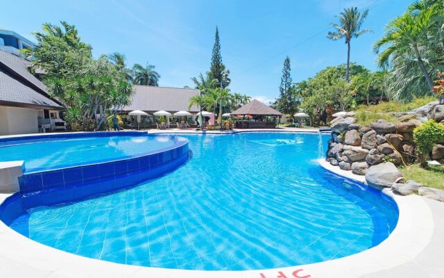 RedDoorz Premium @ The Ritz Garden Oases