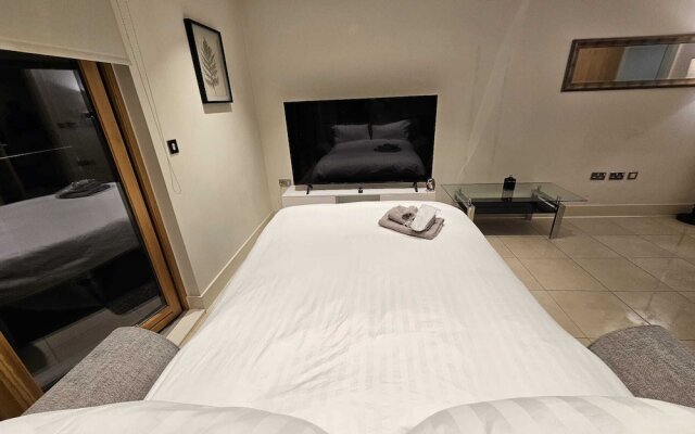 Canary Wharf Skyline Retreat
